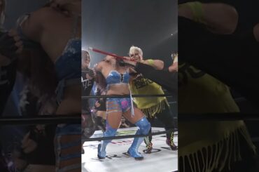 【極悪同盟】ダンプ松本がH.A.T.E.と共に白川未奈を貼り付けに… #stardom #shorts  #スターダム #女子プロレス #prowrestling #プロレスARDOM】