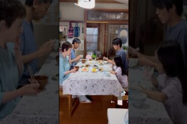 平和な生活風景！自然な家族の交流の秘密！