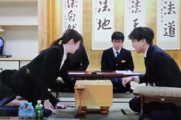 西山朋佳さん棋士編入試験勝利！でも・ついいつもの女流時の癖で自分が片付け始める可愛いミス