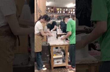 製本工場で実際の写真集見本(?)をディテール自分で決めながら作って貰って/少し手伝ってみるメイキング映像...(´∀｀*)ｷｬﾜ【渡辺梨加 写真集「MY LOVELY DAYS IN LONDON」】