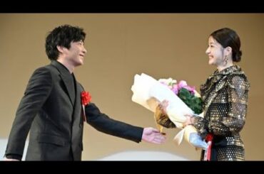 照屋年之監督＆松田るか、万雷の拍手に感激　沖縄で大ヒット中『かなさんどー』が東京でお披露目