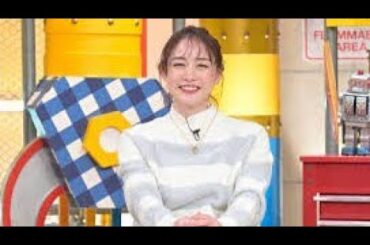 ＜新井恵理那＞ボーダーニットで大人可愛く　色を合わせて統一感　ラメがアクセントに