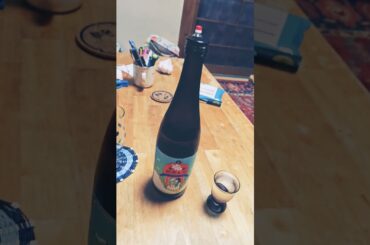 前船初恋たび夏の日本酒🍶純米大吟醸ですね。声優・歌手の船戸ゆり絵さんと前田佳織里さんのプロデュースです。とても美味しそうですね。お母さんと一緒に飲みますね。