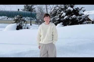 「さ、寒そー」黒木華、雪の中に立つ撮影オフショットが「純白の雪が似合う」「風邪ひかないように」と反響..