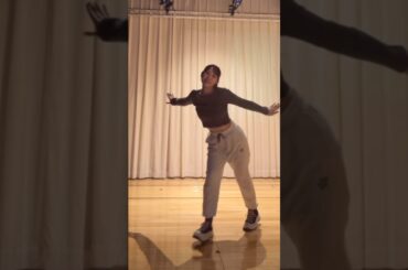 【小田柚葉】ライブリハ終わりに💃 🪩 この日、ズボンの紐が人参に見えるって一生美咲に言われてた。🥕(どこがやねん)