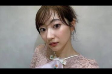 武田玲奈、“絶対領域”あらわなミニスカ美脚スタイル「目が離せない！」「すごい色っぽい」