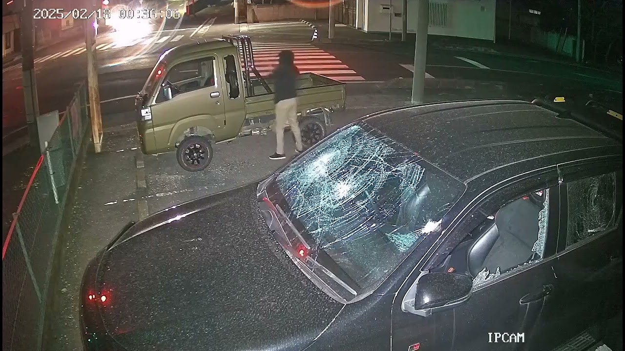群馬県伊勢崎市の駐車場でハンマーで車3台を叩き壊す #japan #viral #viralvideo #trending #youtube ...