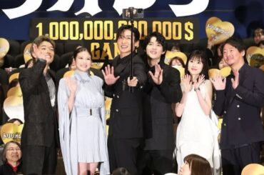 目黒蓮の黒スーツ姿自撮りムービー公開！佐野勇斗へのツッコミや原嘉孝との息の合ったやり取りにも注目集まる