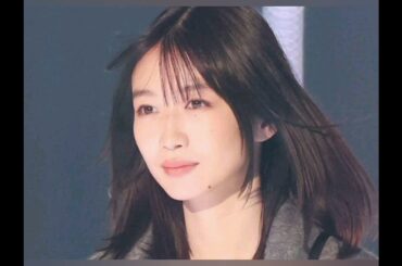 岡本夏美、映画で共演＆高校の同級生と抱き合い見つめ合う仲良しショットに「胸熱コンビ」