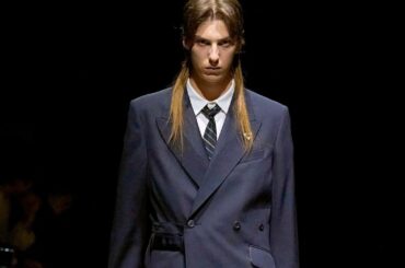 ドレスコードの解体と解釈。フィナーレを飾ったタムの初陣【2025-26年秋冬 東京コレクション】 | Vogue Japan