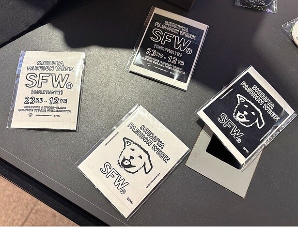 ナイジェル グラフさんデザインのステッカー