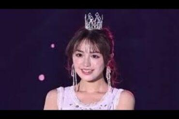 ＜香音＞野々村真の長女　ティアラ＆レースの手袋でガーリーな装い　小花柄キャミワンピでウオーキング