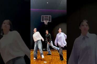 NAYEON AND MOMO SWEET DREAMS CHALLENGE WITH BTS J-HOPE #bts #twice #jhope #sweetdreams #nayeon #momo