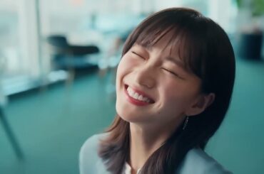 セブン&アイ CM 岡崎紗絵 7iD「美味しいですか、先輩」篇