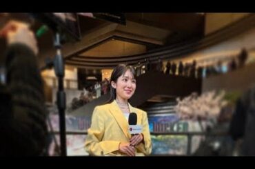 福本莉子　スーツ姿でハリウッド女優にインタビュー　「スーツ姿あまり見ないから新鮮」「素敵です」の声[Azami