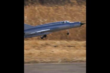 着陸するMiG-21　ラジコン飛行機