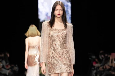 タエ アシダ 2025-26年秋冬コレクション - 軽やかな温もり