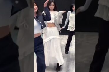 Tzuyu looks like an angel in this fit🤧💙 #TZUYU #쯔위 #ツウィ #周子瑜 #จื่อวี  #트와이스 #トゥワイス #fyp #shorts