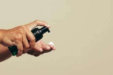 間違った洗顔やスキンケアに注意！── 専門家が伝授するビューティー新常識 vol.1 スキンケア編 | GQ JAPAN