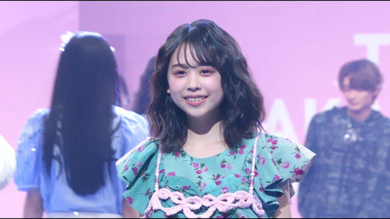 カジサックの15歳長女・梶原叶渚、ゆるふわヘアの春コーデで可愛すぎる笑顔全開のランウェイ 『TBS AKASAKA COLLECTION produced by TGC』 カジサックの15歳長女・梶原叶渚、ゆるふわヘアの春コーデで可愛すぎる笑顔全開のランウェイ 『TBS AKASAKA COLLECTION produced by TGC』