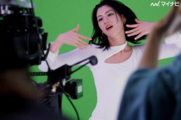 三吉彩花、圧巻スタイルでセクシーな“のりのりダンス” 　「湖池屋ストロング」新CM＆メイキング公開