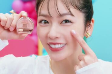 キャンメイクCM「笑う顔にはぷくきたる篇」30秒