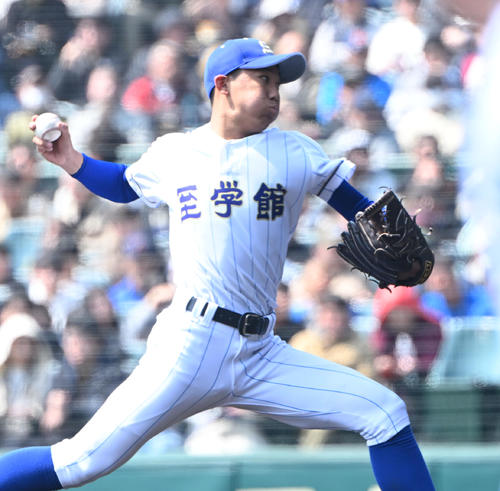 【センバツ】甲子園に女性歌手1人のみの校歌響く 至学館校歌「昭和のアイドルみたい」など反響 – センバツ : 日刊スポーツ 至学館対エナジックスポーツ 先発する至学館・尾崎(撮影・和賀正仁)