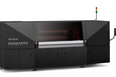 ファッションブランド「HATRA」のRakuten Fashion Week TOKYO で発表の2025 秋冬コレクションに、FOREARTHでプリントした生地を提供