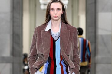 本田翼や長谷川京子など豪華ゲストが来場！ ポール・スミス、14年ぶりに東京でショーを開催【2025-26年秋冬 東京コレクション】 | Vogue Japan