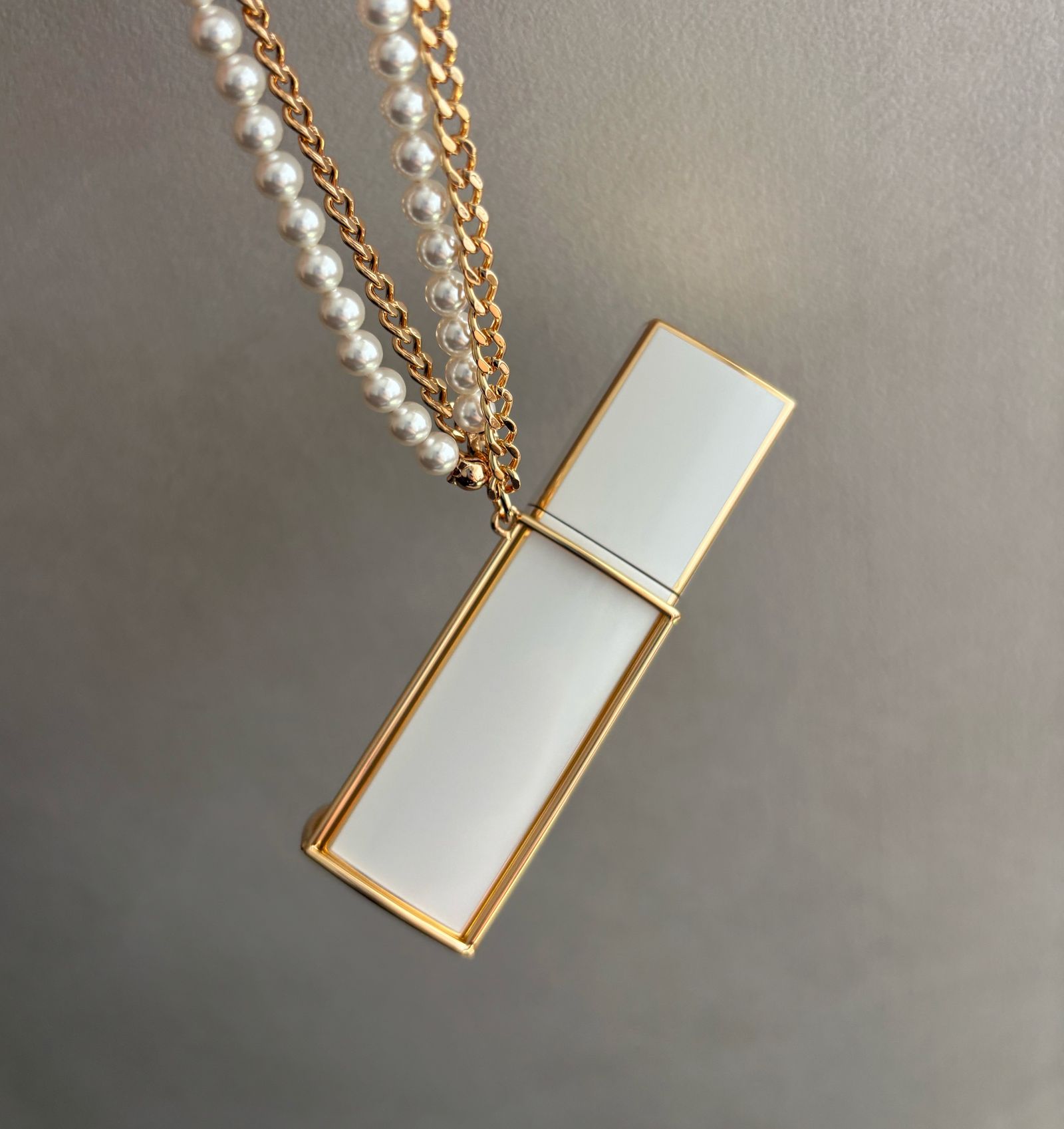 オードゥ パルファム アンタンス パース スプレイ 7ml×3本 ￥26400（限定発売中）／シャネル カスタマーケア（0120‐525−519）