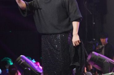 青木マッチョ、ランウェイ登場も鍛えすぎて失態？「アイドルのセキュリティー？」 | | ORICON NEWS