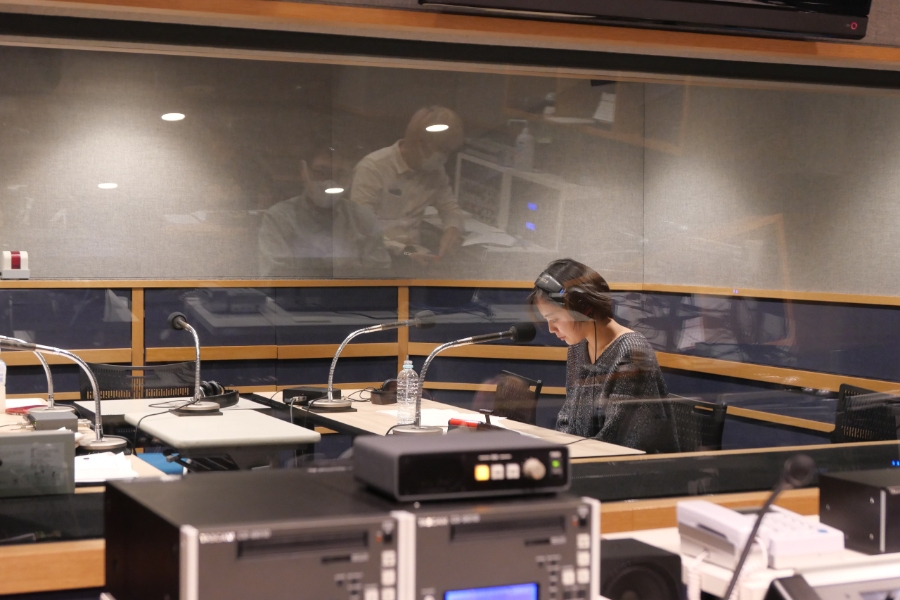 元アイドルのADが追う“暴露系配信者”の正体とは─人間の裏の顔を描くラジオドラマ放送中 | J-WAVE NEWS 元アイドルのADが追う“暴露系配信者”の正体とは─人間の裏の顔を描くラジオドラマ放送中 | J-WAVE NEWS