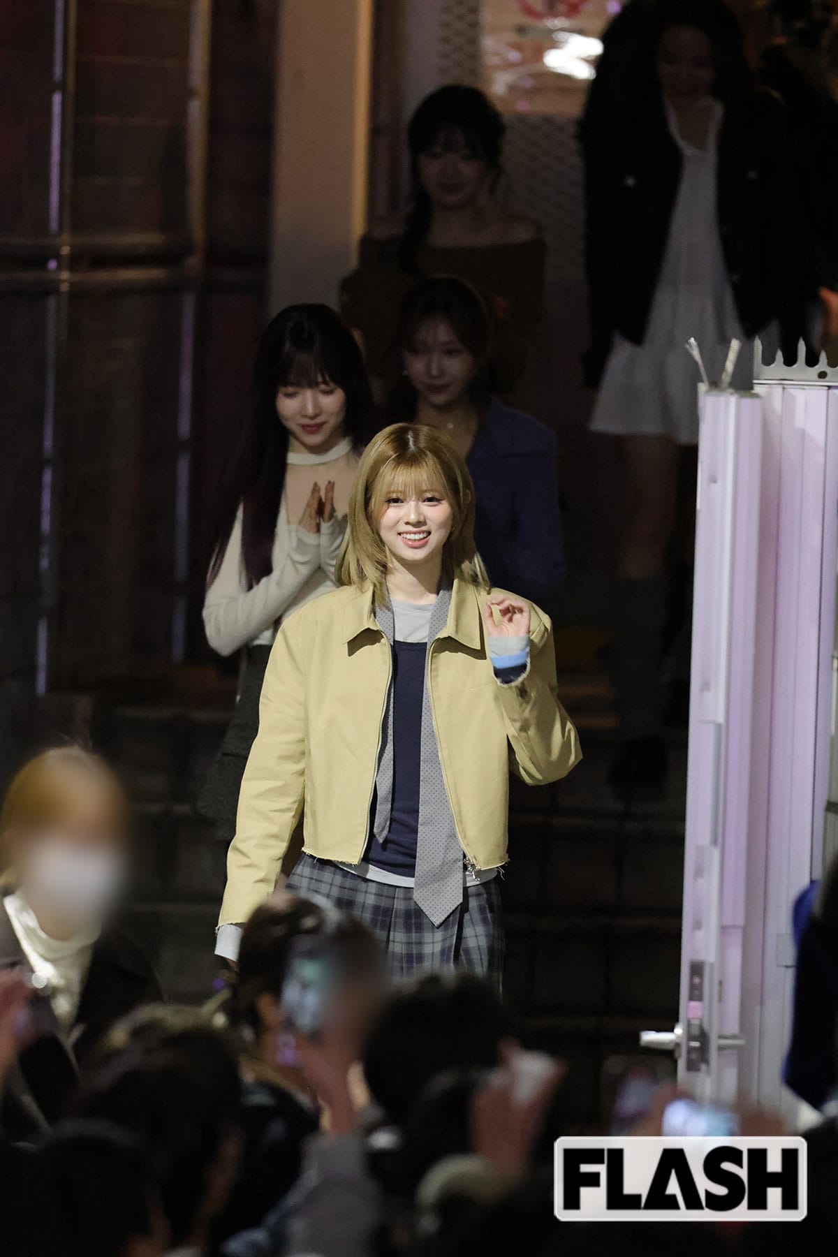 人気アイドルが配信中に“不機嫌すぎる真顔”見せファン騒然“キャラ”擁護の声も