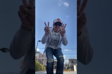 こんにちは空の青空で全身の洋服の組み合わせをたくさんの人にもリッキーマーティンの曲でアレンジをたくさんの人にも見てほしいです