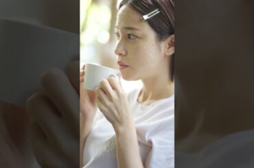 【フリーアナウンサーの鷲見玲奈さんも体験】1品でシワ改善・美白・肌あれケアを叶える「薬用オールインワンゲル」