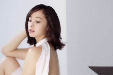 39歳・沢尻エリカ、美背中大胆披露！カラーコンタクトブランドのイメージモデルに就任　 イメージムービー「大人のためのカラコンKaica 、誕生。」篇