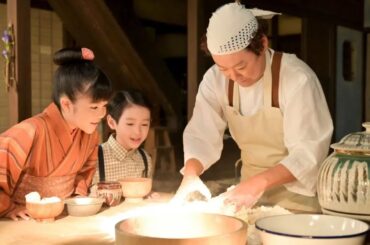 明日の「あんぱん」第8回　即席のパン窯を作り、朝田家であんぱんを焼く草吉＜4月9日＞