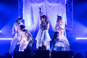 【ライヴレポ】声優・アーティストとして、前島亜美が描いた青い青い景色──〈前島亜美 1st LIVE Blue Momen〉 - News