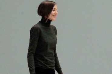 ファッションの記憶から紐解く、“白スニーカー”の魅力——今こそワードローブに迎えたい、ミニマルな名品16選 | Vogue Japan