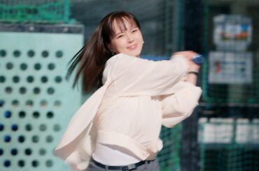 多部未華子、バッティングセンターで豪快な神スイングを披露！？　セット500新TVCM「バッティングセンター」篇
