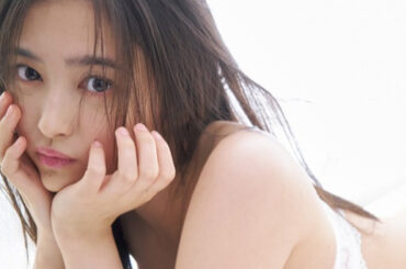 乃木坂46井上和が“頬杖ポーズ”　親密感あふれる表情で魅了 | ORICON NEWS | 国内海外のニュース