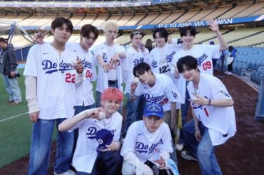 ド軍戦に現れた"超人気"アイドル　ロハスと貴重ショット…驚異のフォロワー710万人 | Full-Count