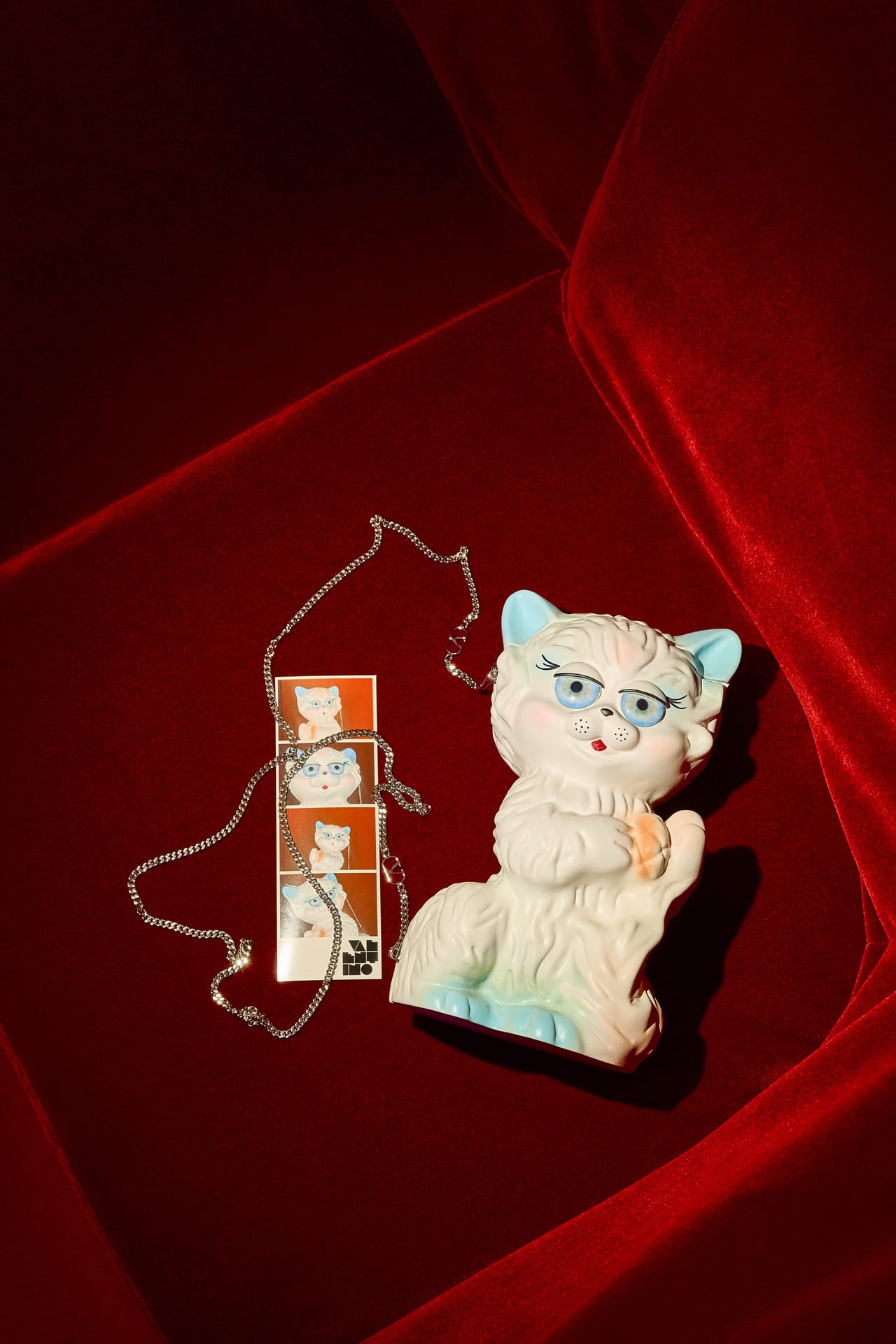 メゾンヴァレンティノ　新作　ポップアップ　ビジュアル３