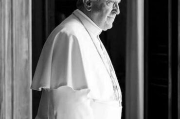 ファッション界が教皇フランシスコのビジョン、価値観、平和の遺産を称える式典を開催 - FashionNetwork 日本