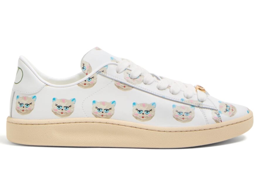 「ヴァレンティノ」の“ル シャ デ ラ メゾン”が日本各地を巡るストアツアーを開催。高さ2メートルにもおよぶ猫オブジェや多彩なファッションアイテムが登場。