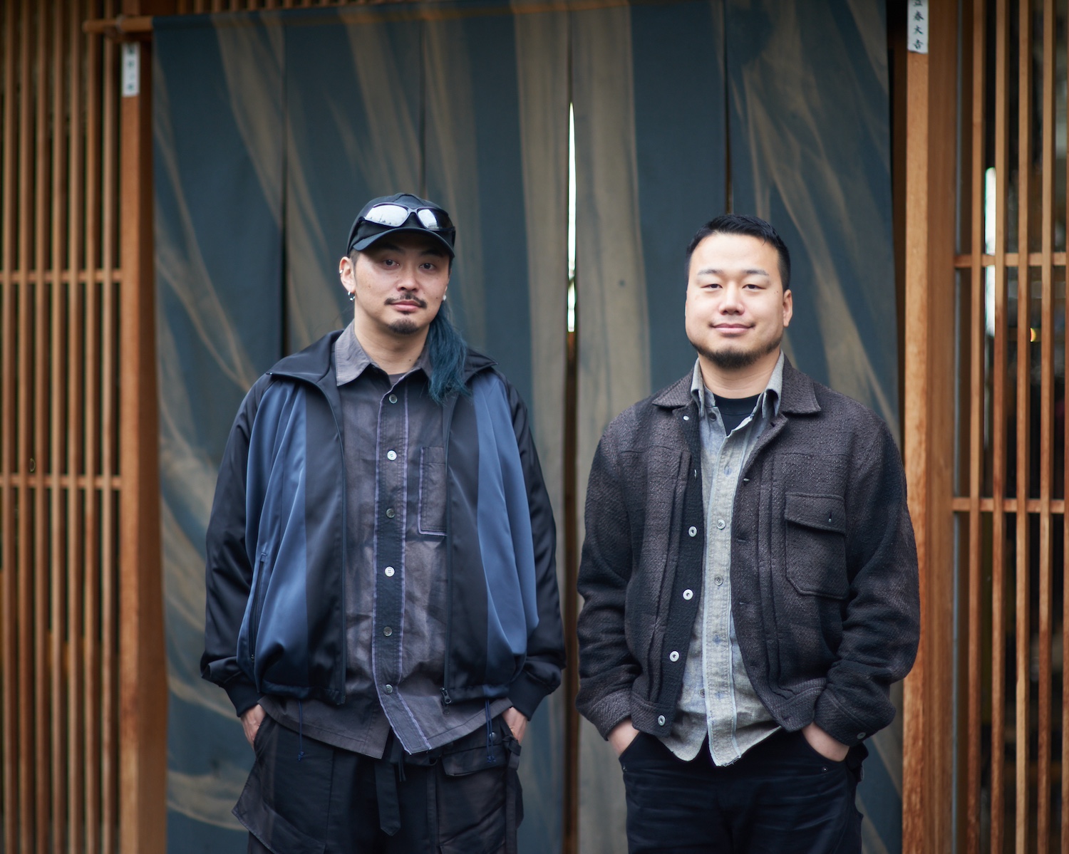 「グレイト」のYosh（左）とデザイナーのジヨン・キム 