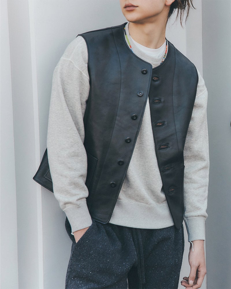 T.Tのレザーベスト