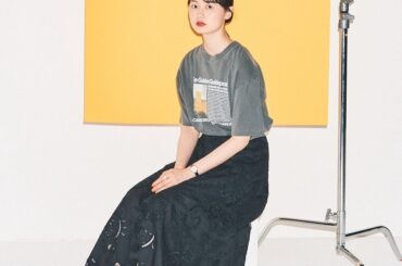 黒Tシャツには、レディなスカートが良い【FUDGE 5月号連動企画-この夏の相棒Tシャツ | DAY 03】 | FUDGE FRIEND | ファッション