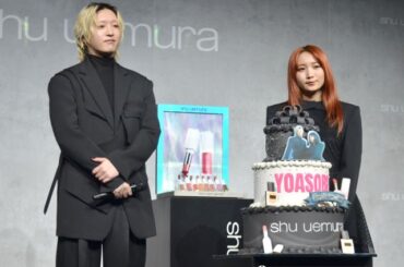 YOASOBI・Ayase、欧州公演控え「J-POP」に対する熱い思い「自信を持って発信していく」　サプライズの誕生日ケーキに驚き | | ORICON NEWS