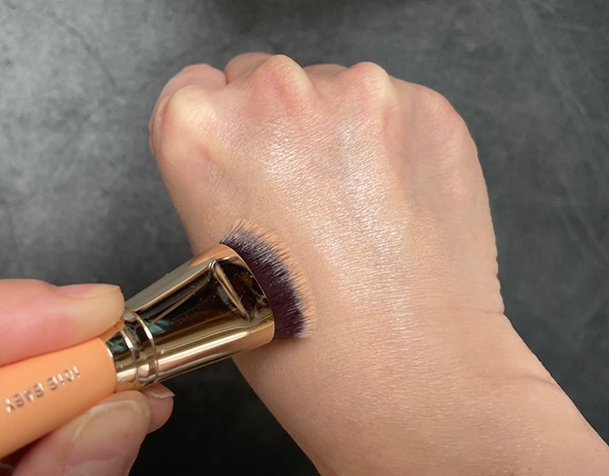 プチプラクッションファンデがピタッと密着しツヤとキレイが持続する！毛穴隠しとしても超優秀！_img7